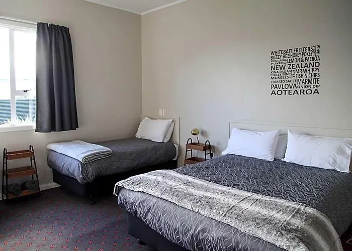 Hokitika Pioneer Hotel